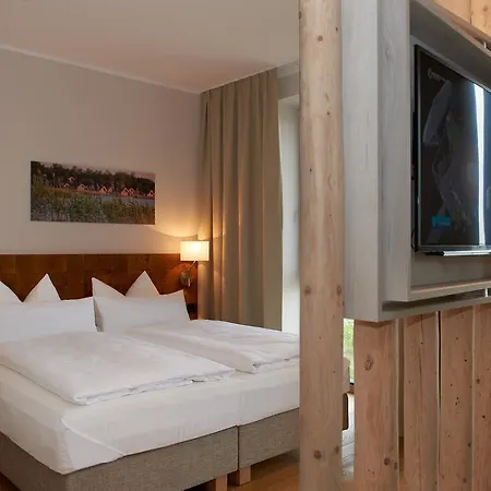 منتجع See- Und Waldresort 4*